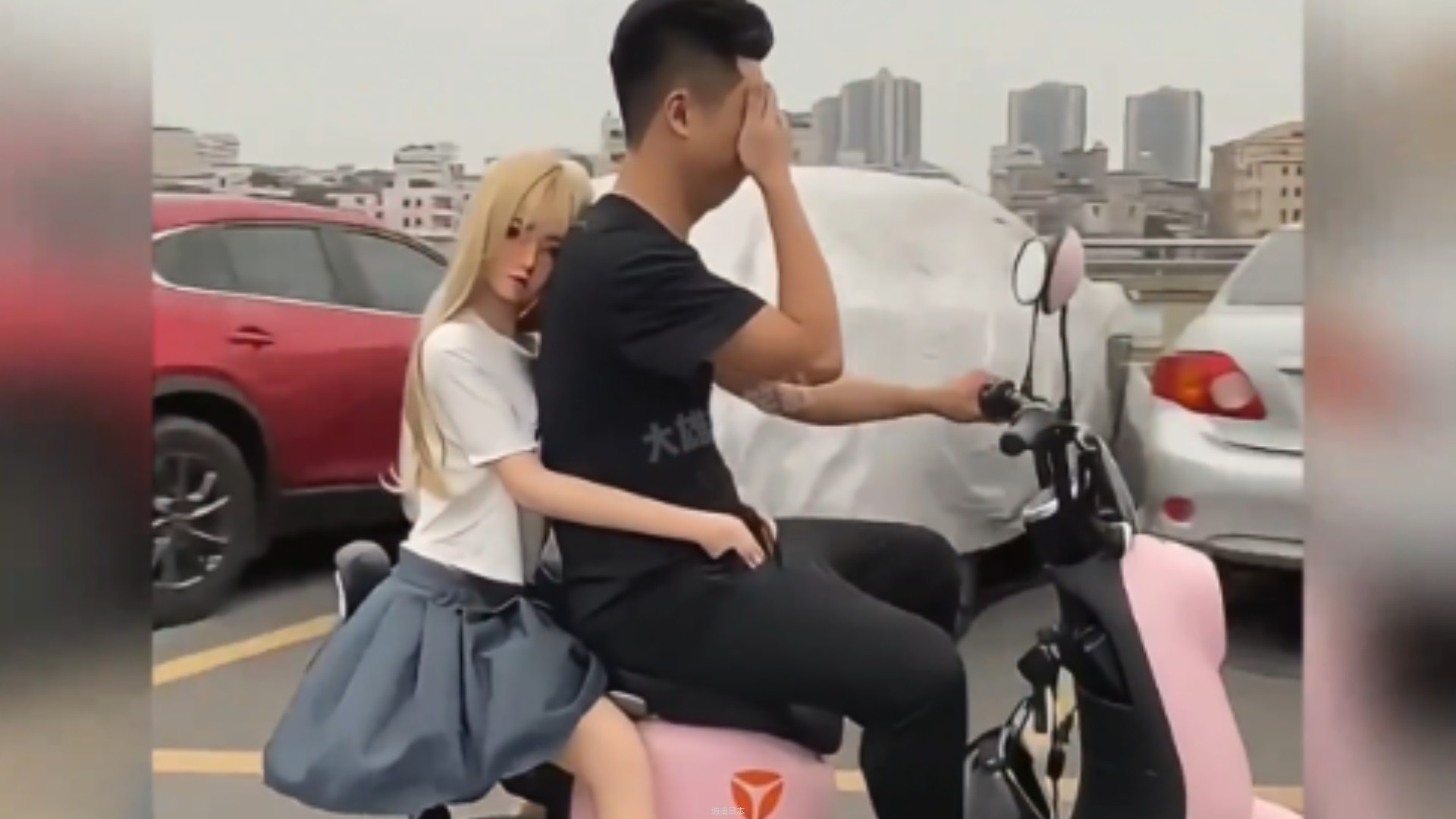 盘点猝不及防的尴尬瞬间-1.jpg