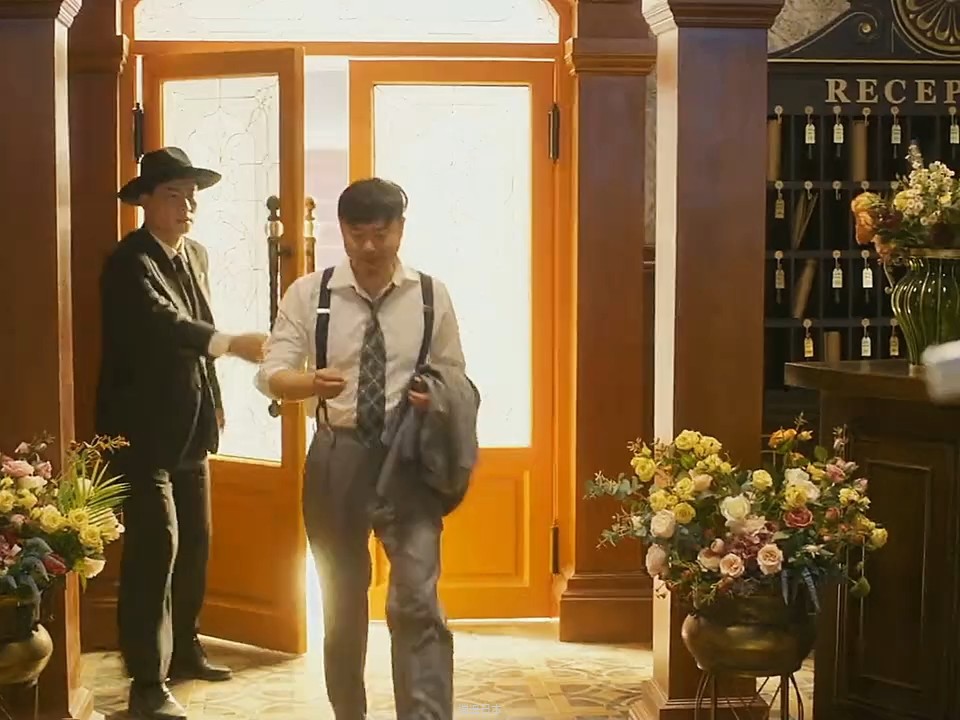 笑不活了，不好笑，倒立洗头。-1.jpg
