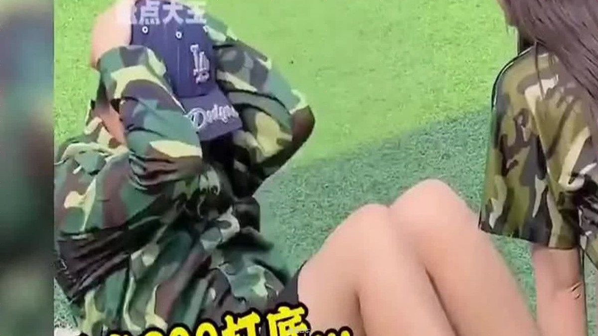 盘点军训那些爆笑瞬间看一遍笑一遍笑得肚子疼搞笑视频军训-1.jpg