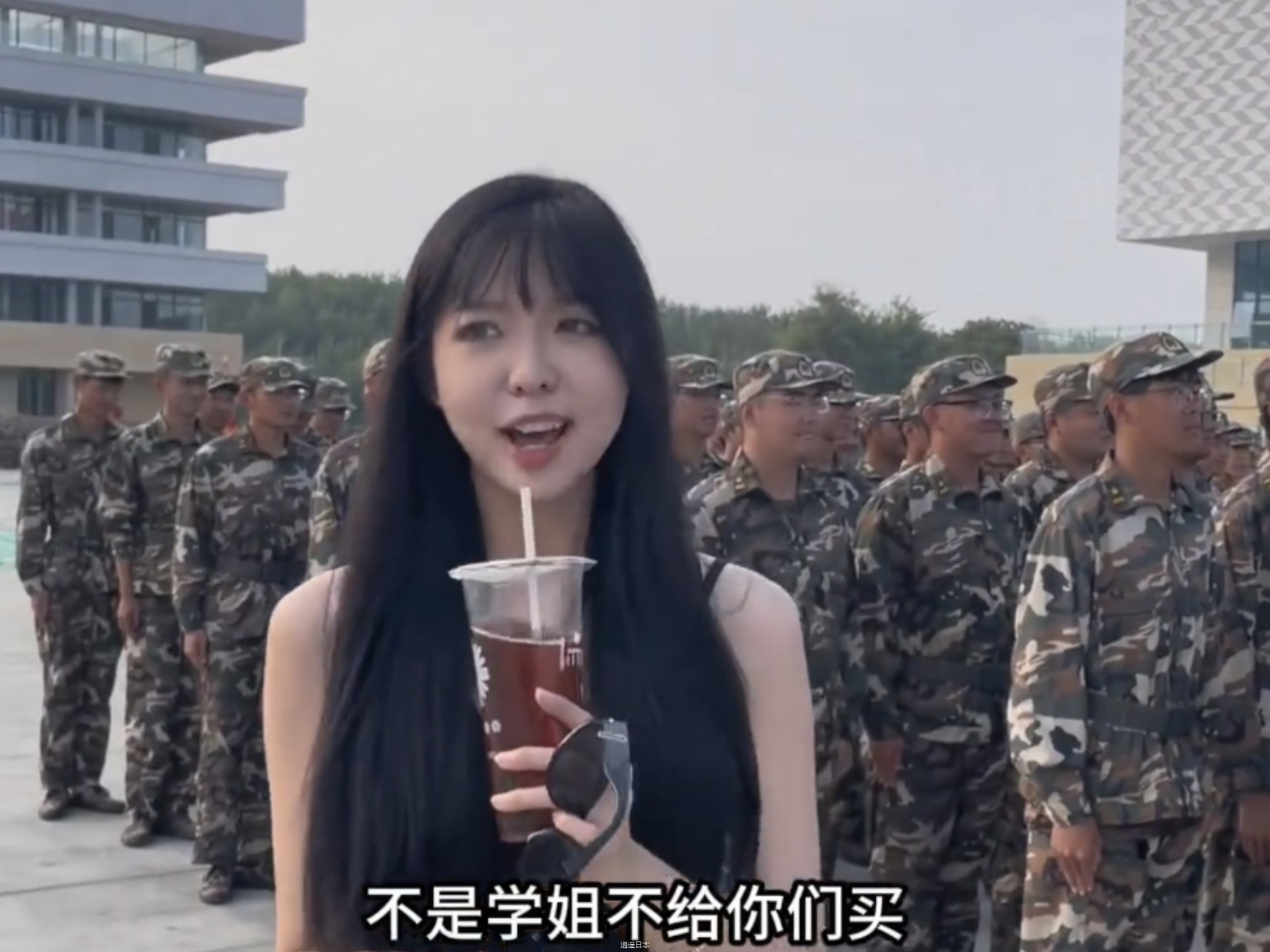 盘点军训搞笑名场面，爆笑不停-1.jpg